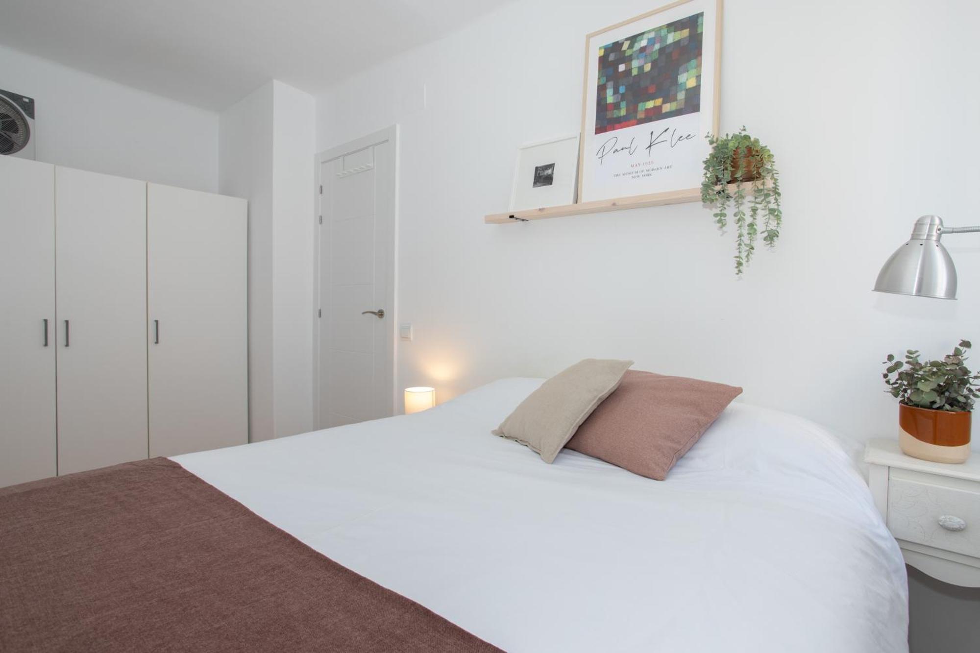 Sunshine & Beach Urban Two-bedroom Apartment Barcelona